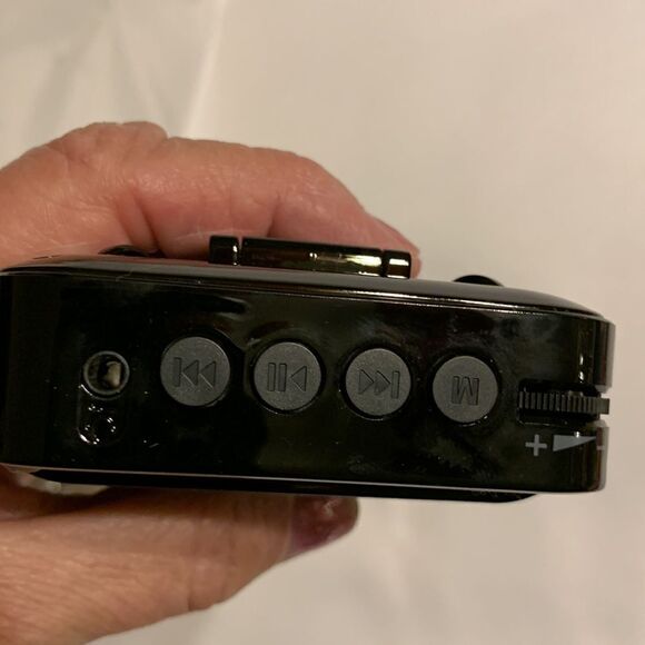 Portable multi-media voice amplifier/MP3 player/FM radio/Bluetooth - Picture 9 of 11